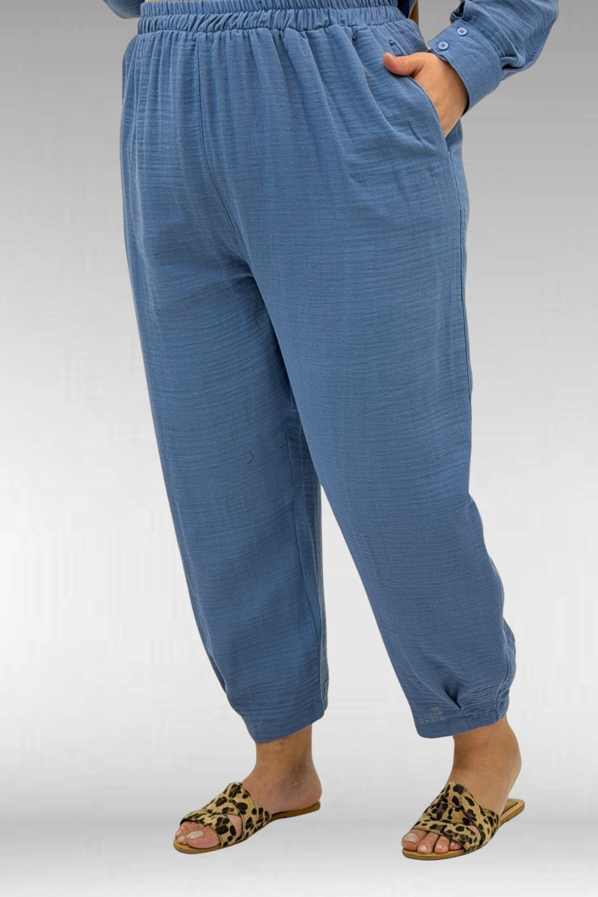 67036 Büyük Beden Cepli Düğmeli Müslin Pantolonlu Takım - Soğuk Mavi