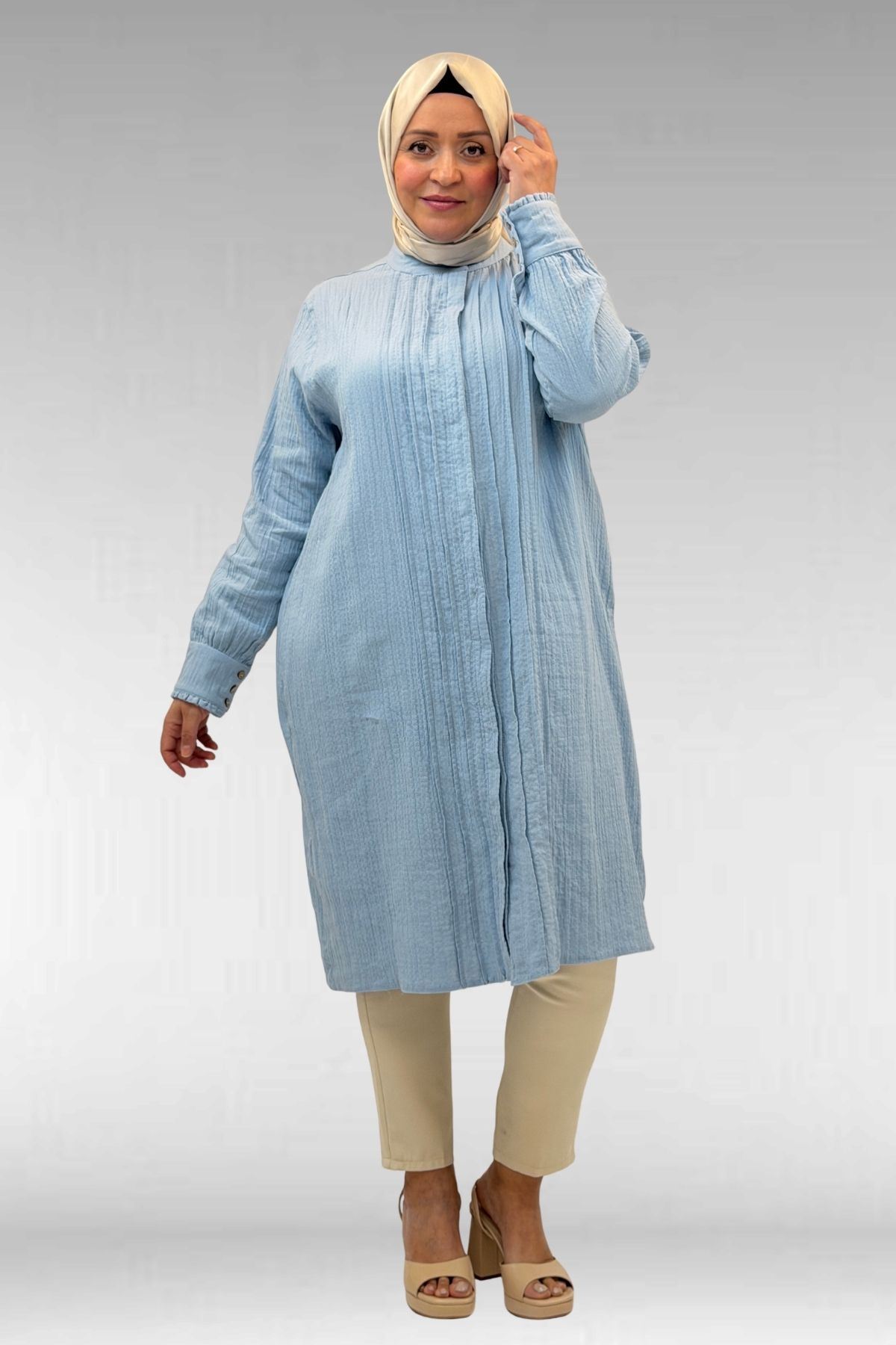 68022 Büyük Beden Boydan Pile Detaylı Müslin Gömlek - Bebe Mavi