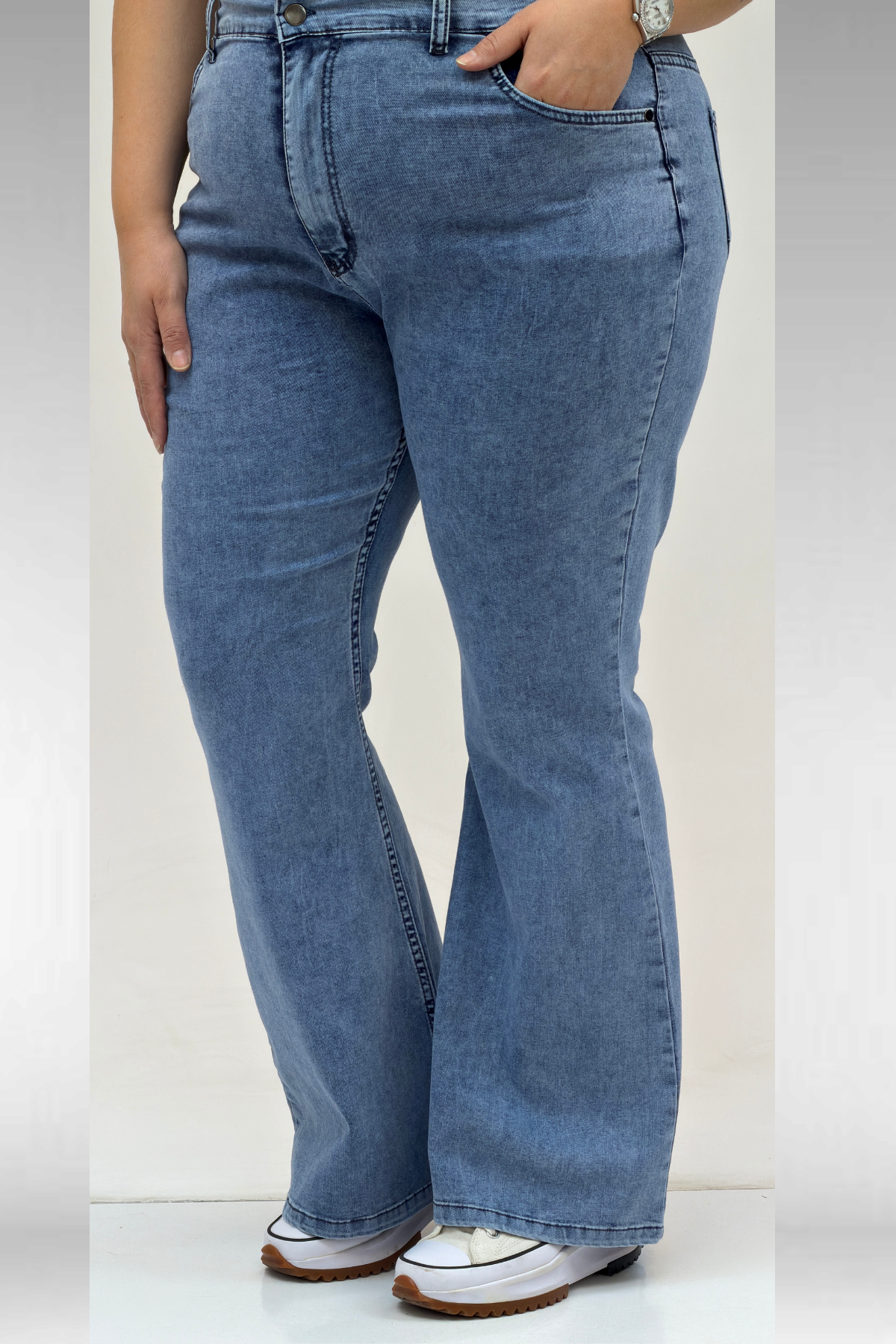 9110-11 Büyük Beden İspanyol Paça Kot Pantolon - Buz Mavi