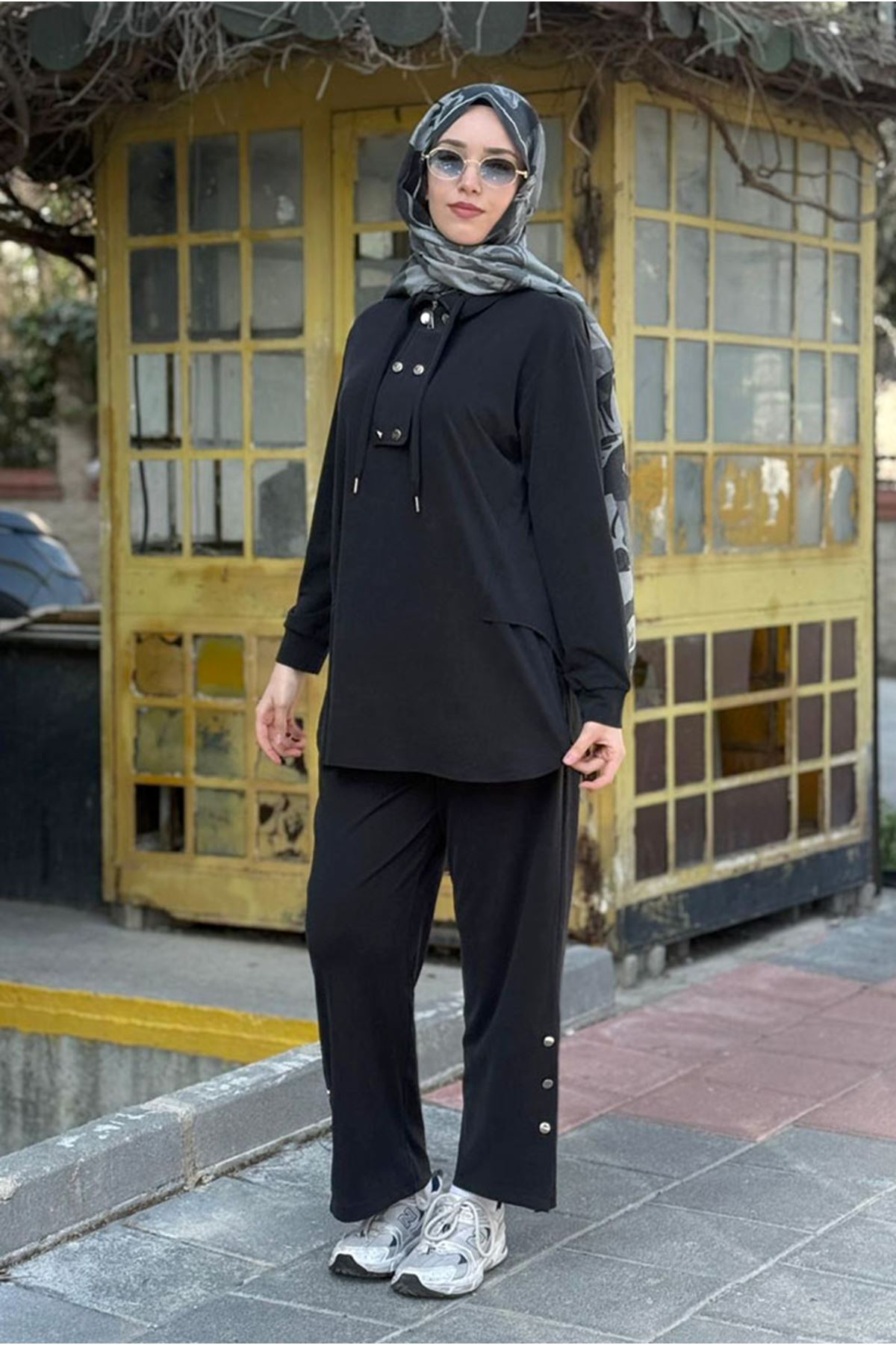 26Y6625 - SİYAH - ÇITÇITLI İPLİ TAKIM 