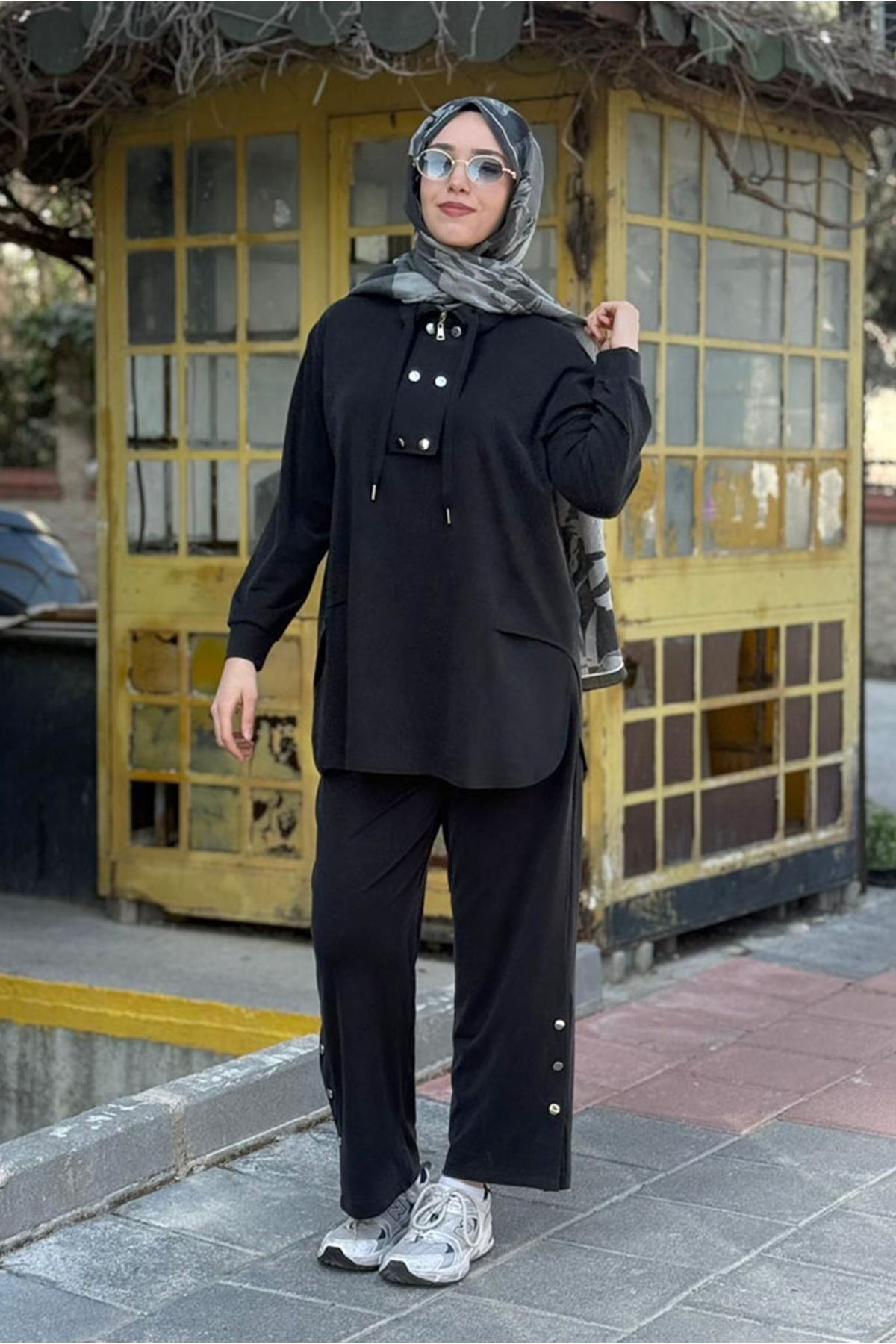 26Y6625 - SİYAH - ÇITÇITLI İPLİ TAKIM 