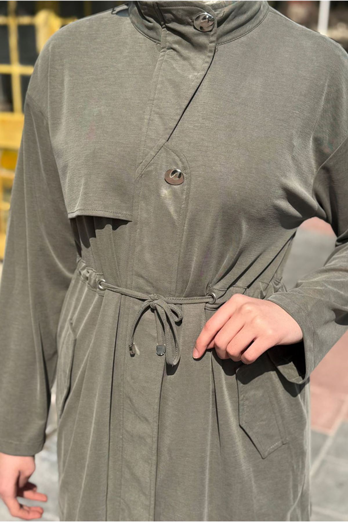 26Y6620 - YEŞİL - BELİ BÜZGÜLÜ HAKİM YAKA TAKIM 