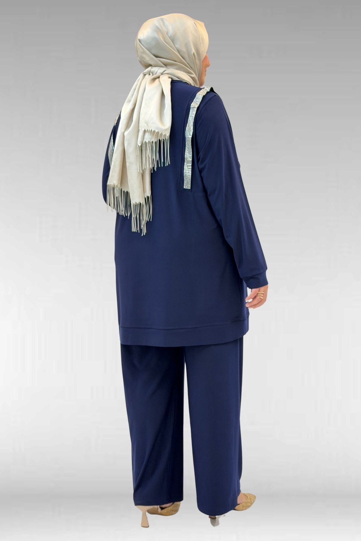 67022 Büyük Beden Omzu Taş Detaylı Sandy Pantolonlu Takım - Lacivert