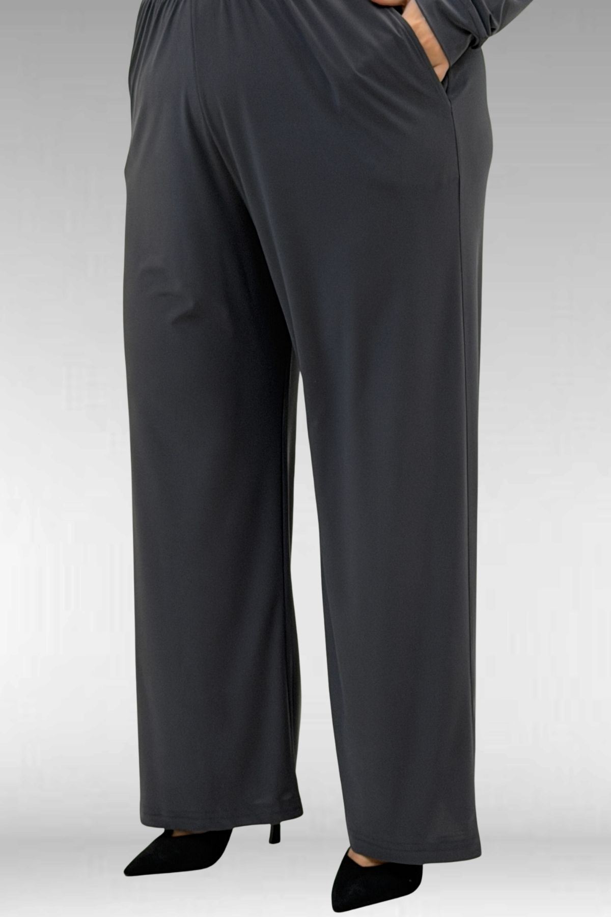 67022 Büyük Beden Omzu Taş Detaylı Sandy Pantolonlu Takım - Antrasit