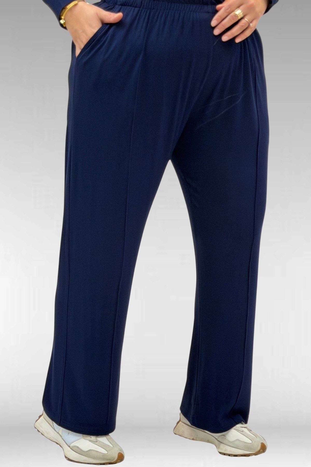 67040 Büyük Beden Cep Kapak Modelli D Halka Detaylı Penye Pantolonlu Takım - Lacivert