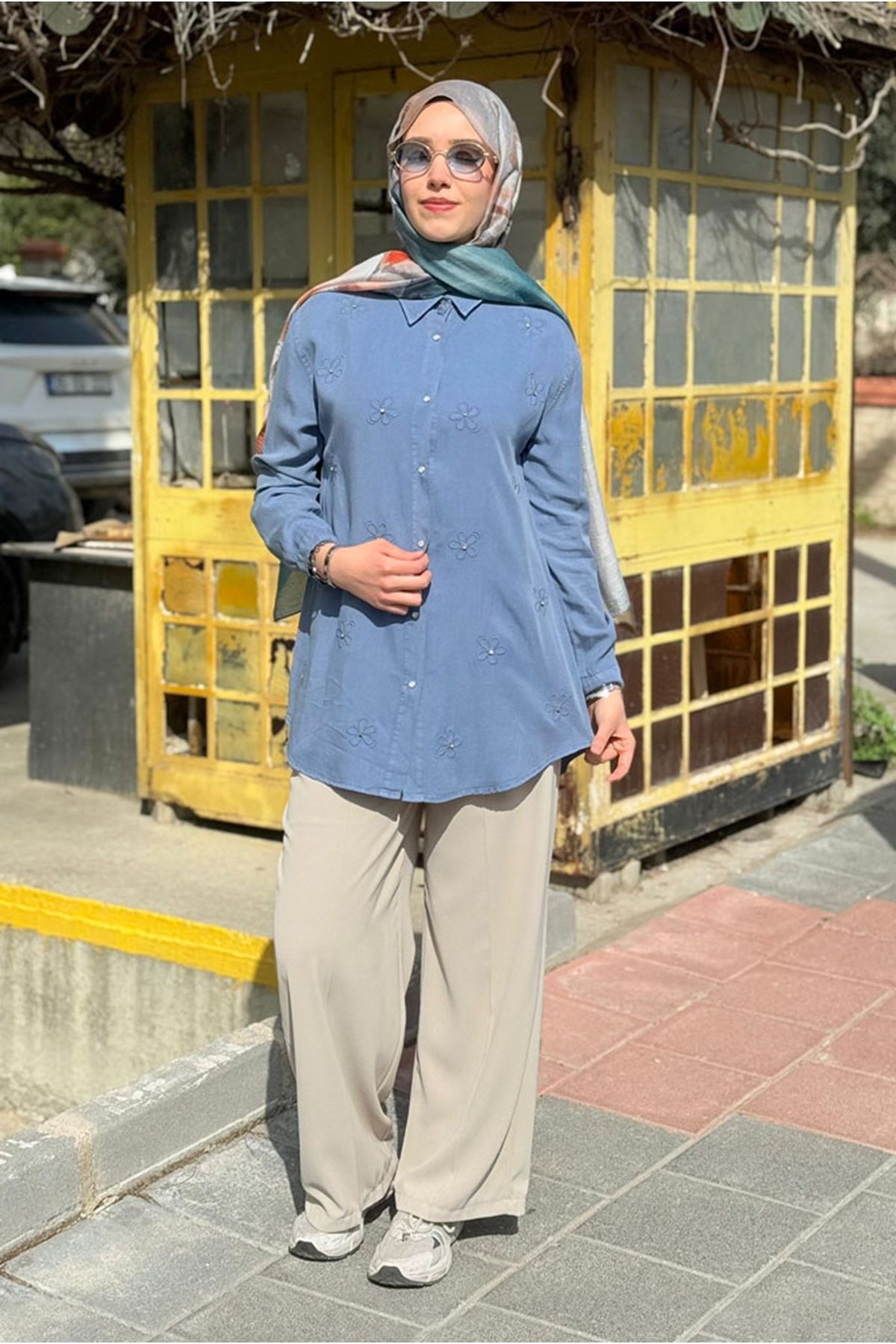 26Y7094 - MAVİ - ÇİÇEK TAŞLI TENCEL GÖMLEK 