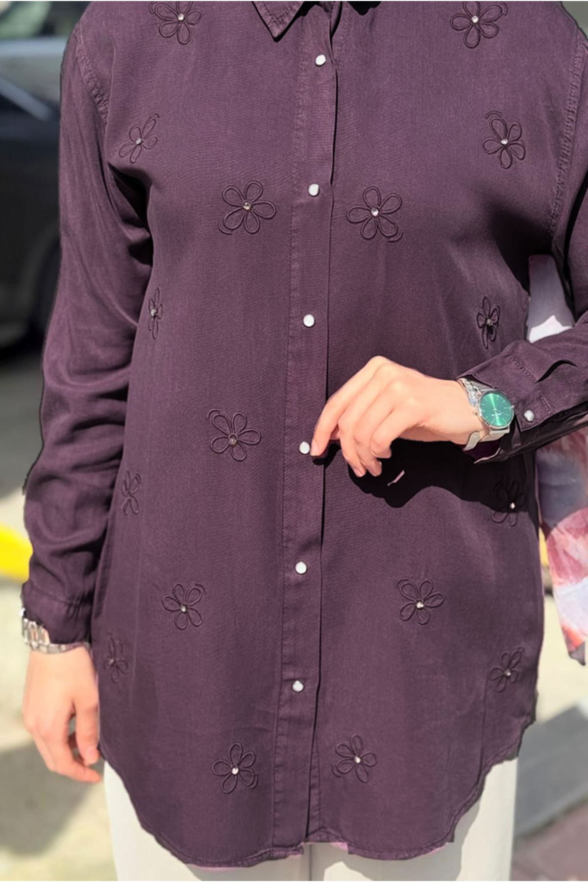 26Y7094 - MÜRDÜM - ÇİÇEK TAŞLI TENCEL GÖMLEK 