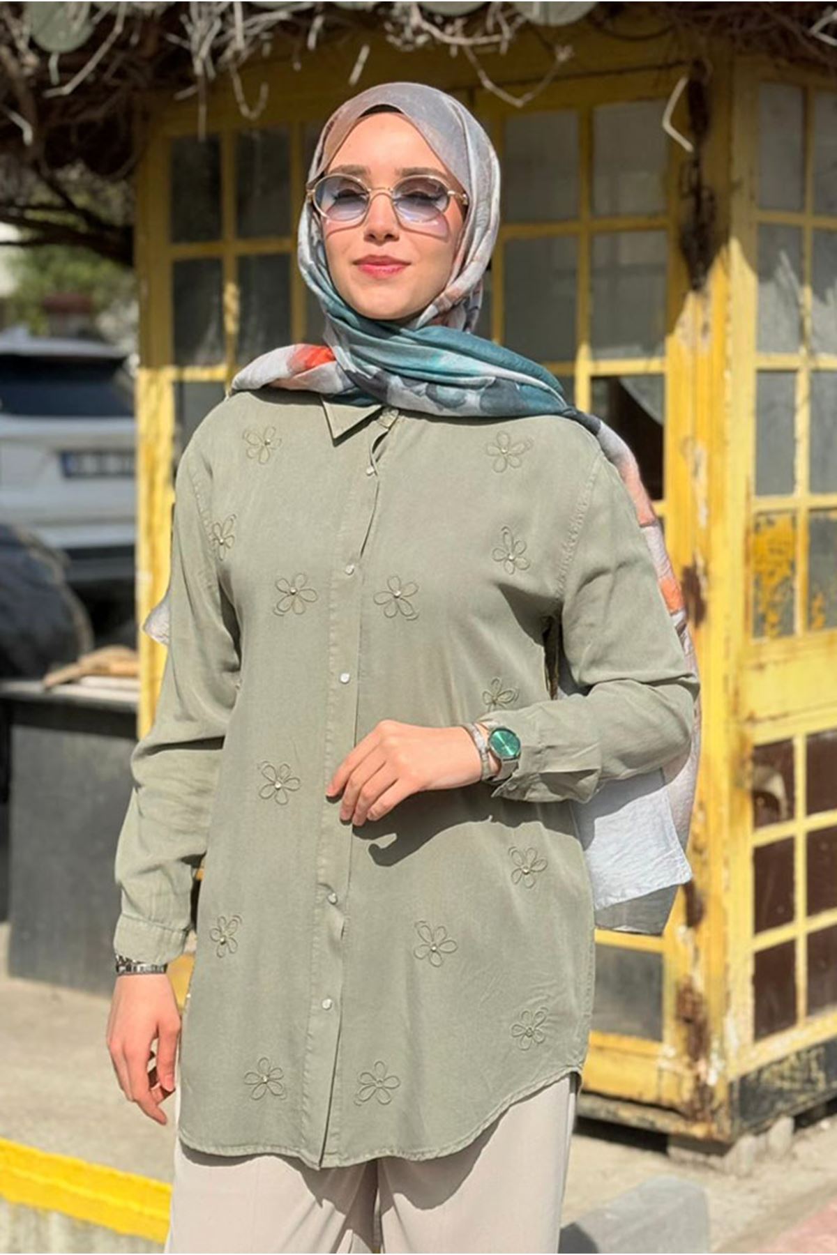 26Y7094 - YEŞİL - ÇİÇEK TAŞLI TENCEL GÖMLEK 