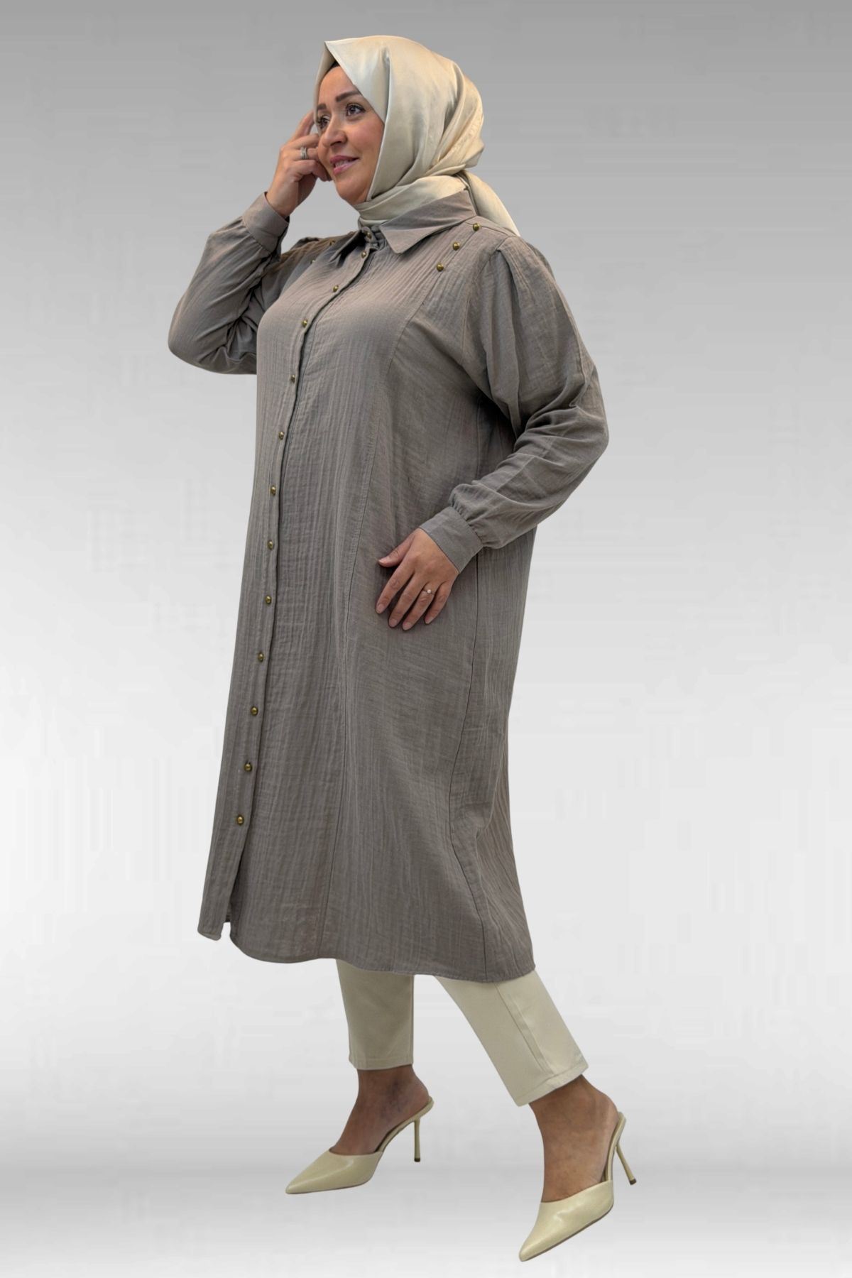 68021 Büyük Beden Düğme Detaylı Müslin Gömlek - Vizon