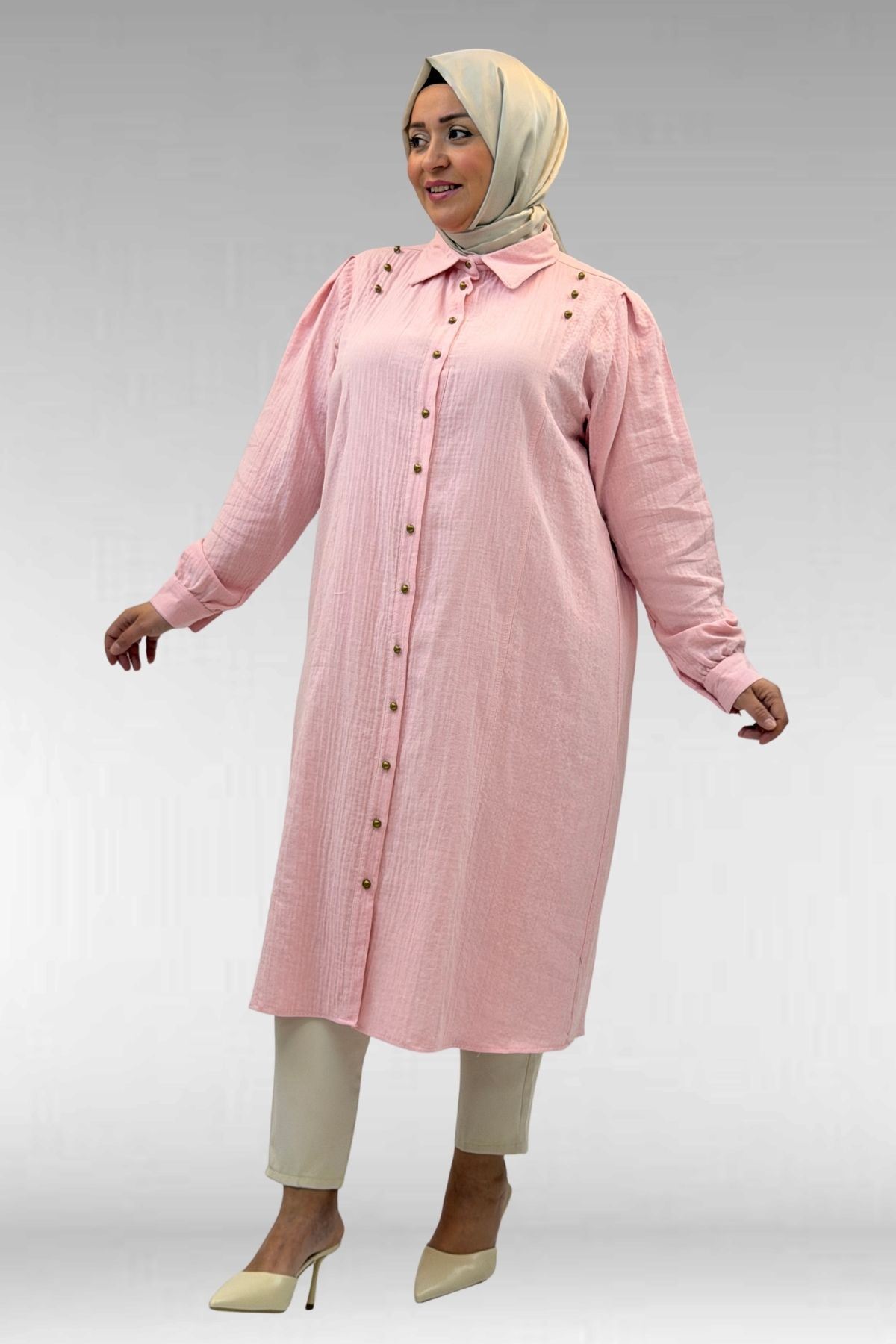 68021 Büyük Beden Düğme Detaylı Müslin Gömlek - Şeker Pembesi