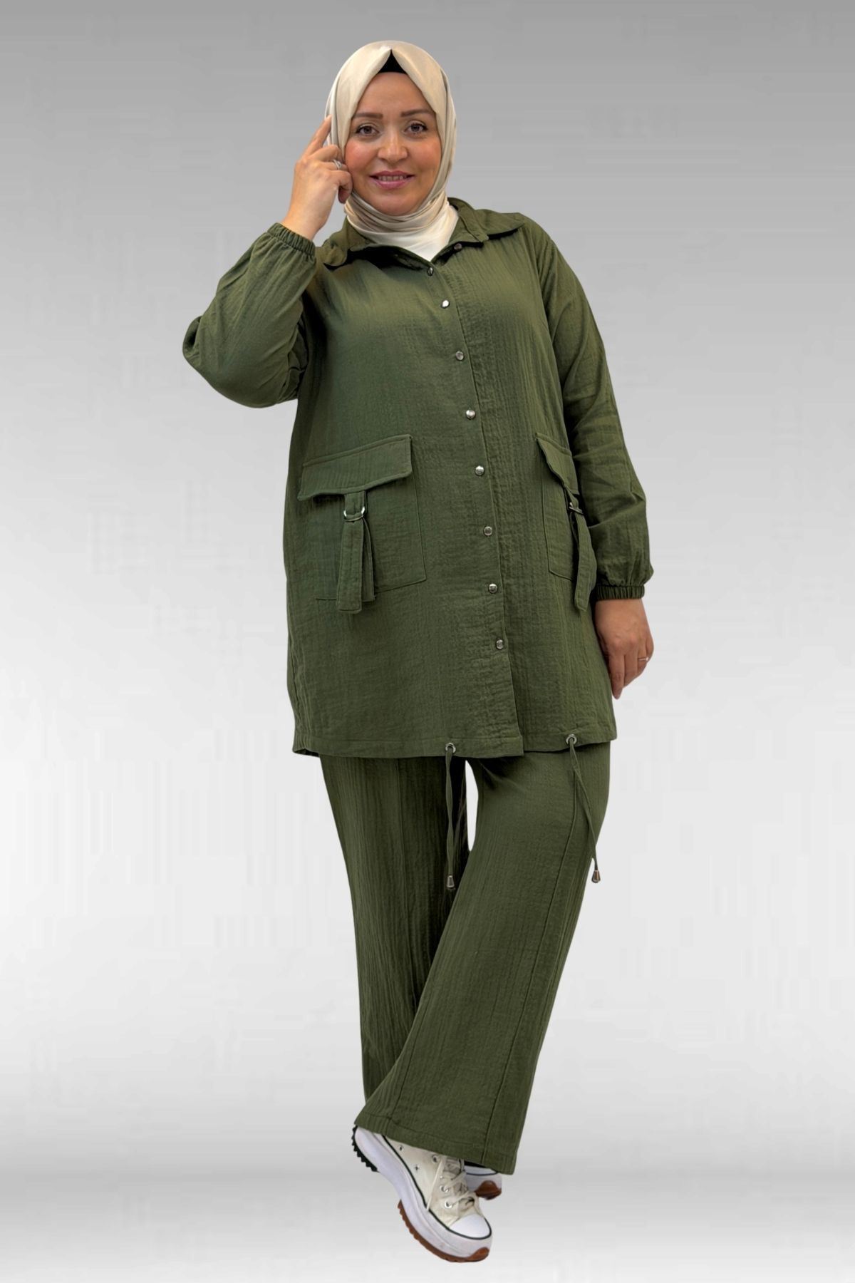 67015 Büyük Beden Cepleri D Toka Detaylı Müslin Pantolonlu Takım - Haki