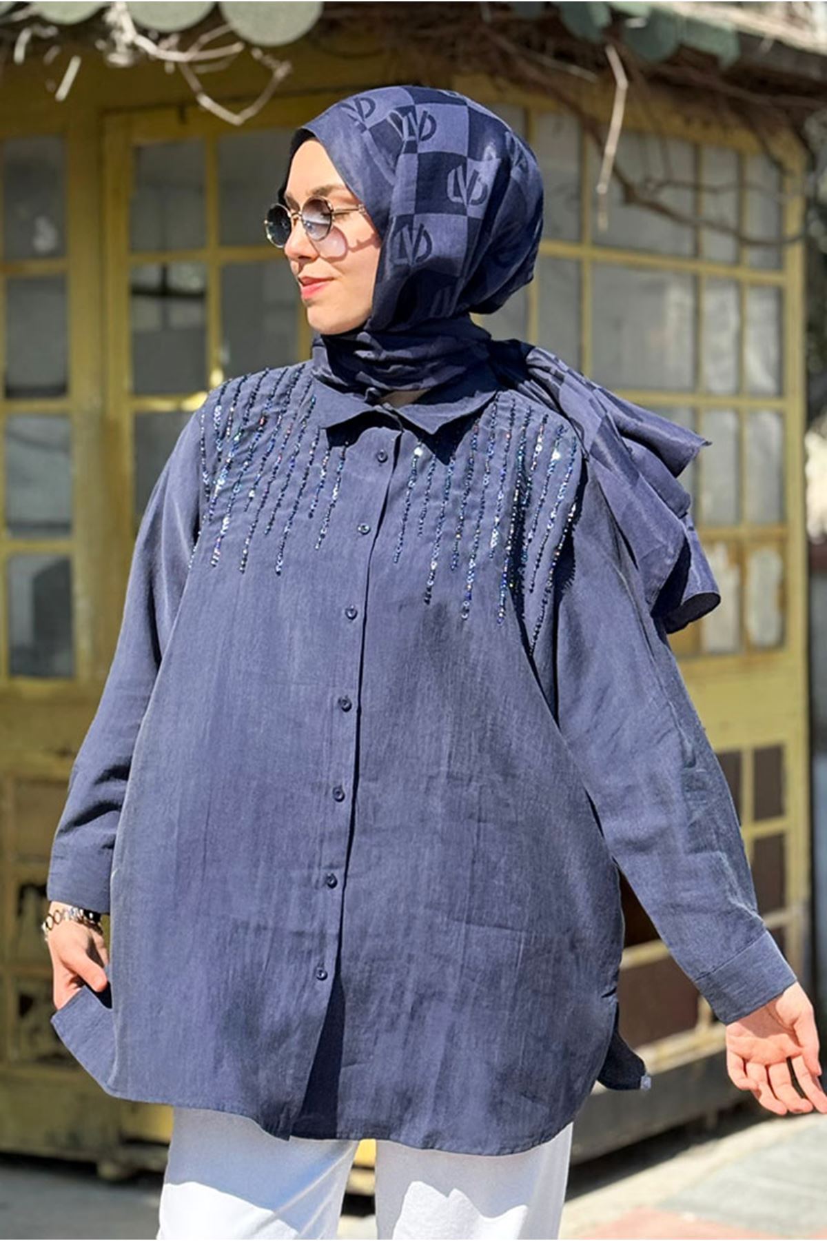 26Y6550 - LACİVERT - SIRALI BONCUK İŞLEMELİ GÖMLEK