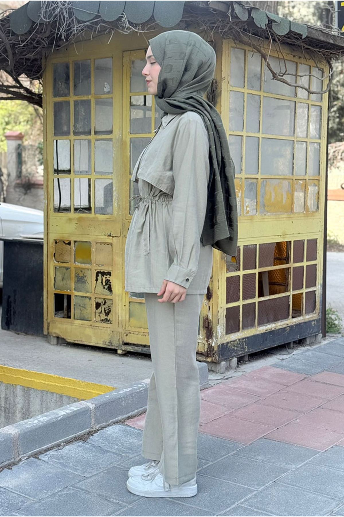 26Y6680 - YOSUN YEŞİLİ - KONTRAST DİKİŞ DETAYLI TAKIM