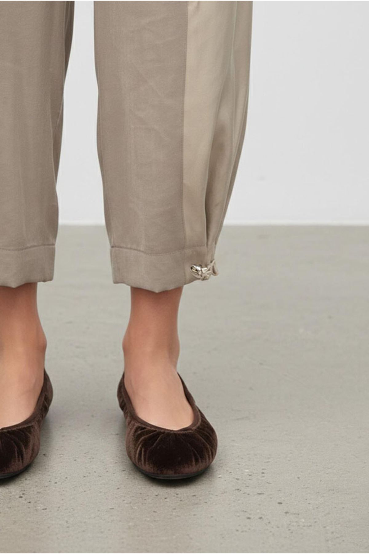 26Y7395 - VİZON - PAÇASI BÜZGÜLÜ TENCEL PANTOLON