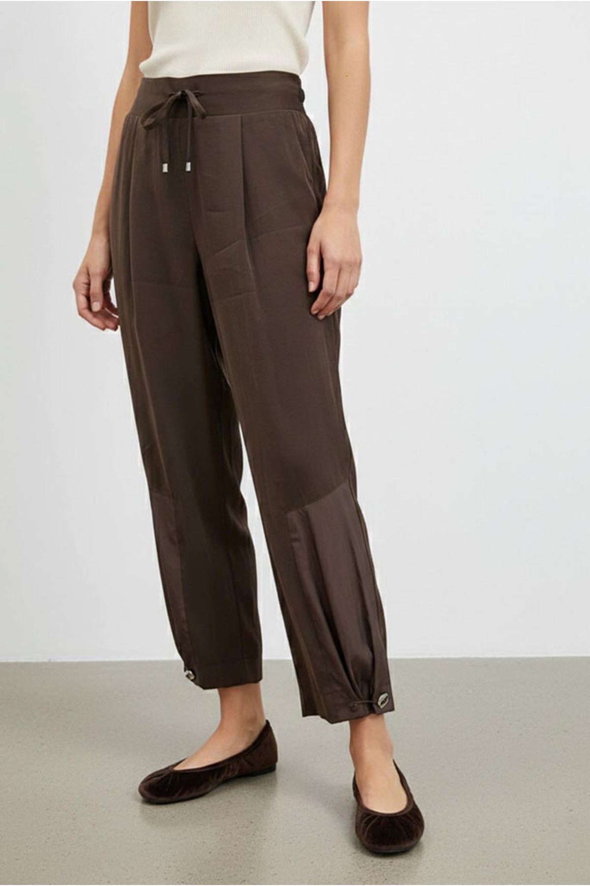 26Y7395 - KAHVE - PAÇASI BÜZGÜLÜ TENCEL PANTOLON 