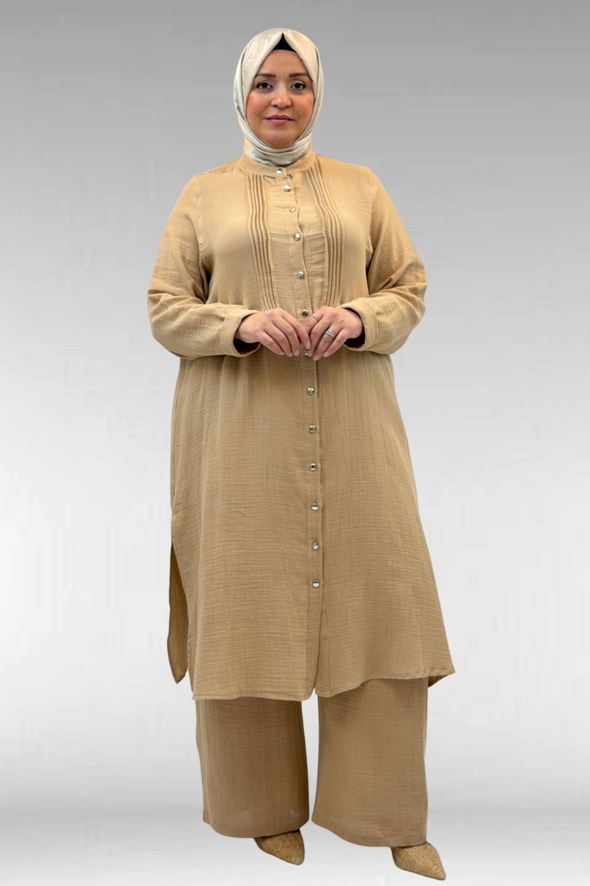 67023 Büyük Beden Önü Pile Detaylı Müslin Pantolonlu Takım - Bej