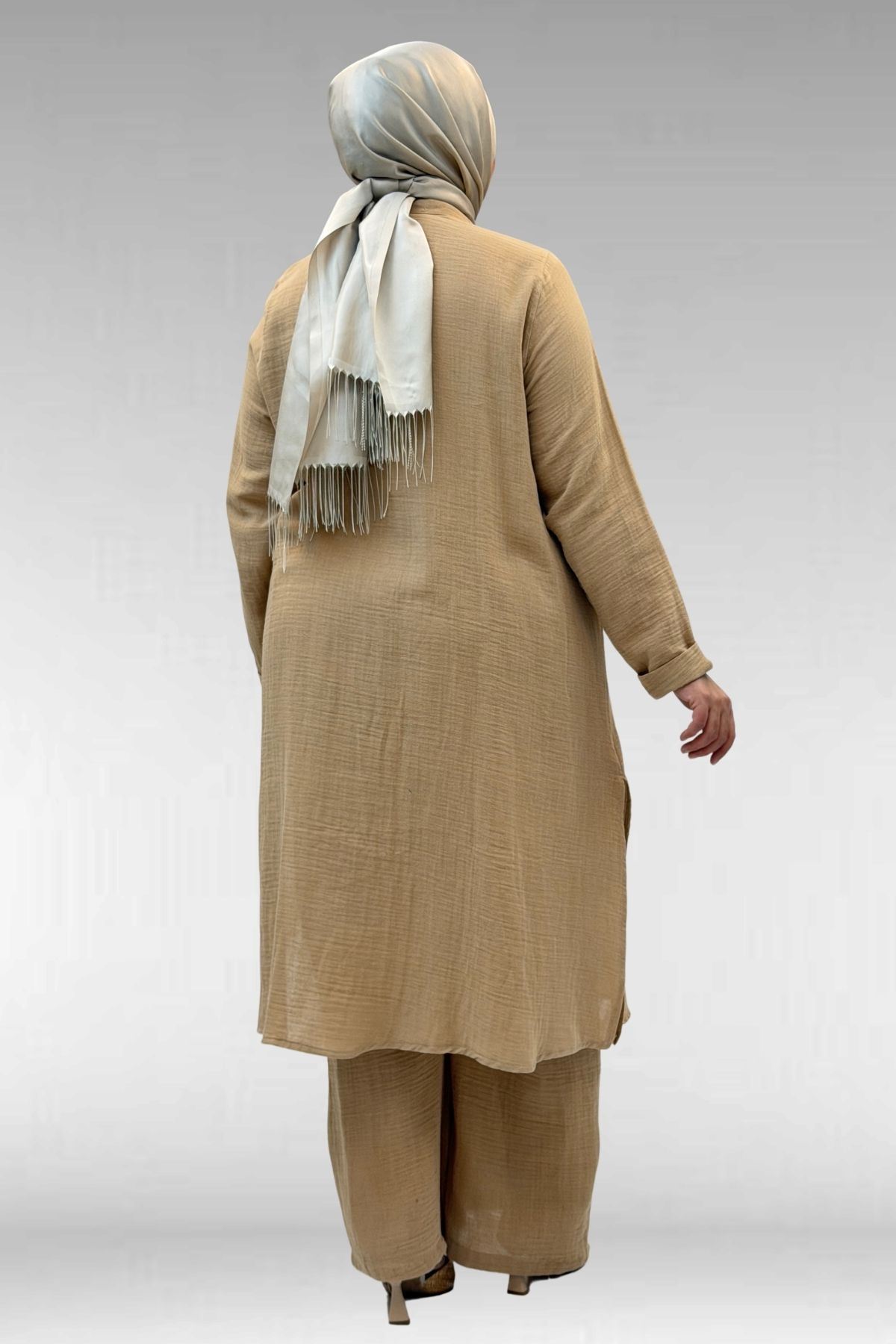 67023 Büyük Beden Önü Pile Detaylı Müslin Pantolonlu Takım - Bej