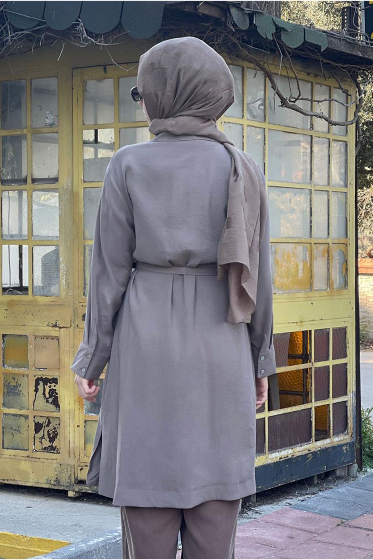 26Y6570 - VİZON - BELİ SEYYAR KEMERLİ KAP TUNİK