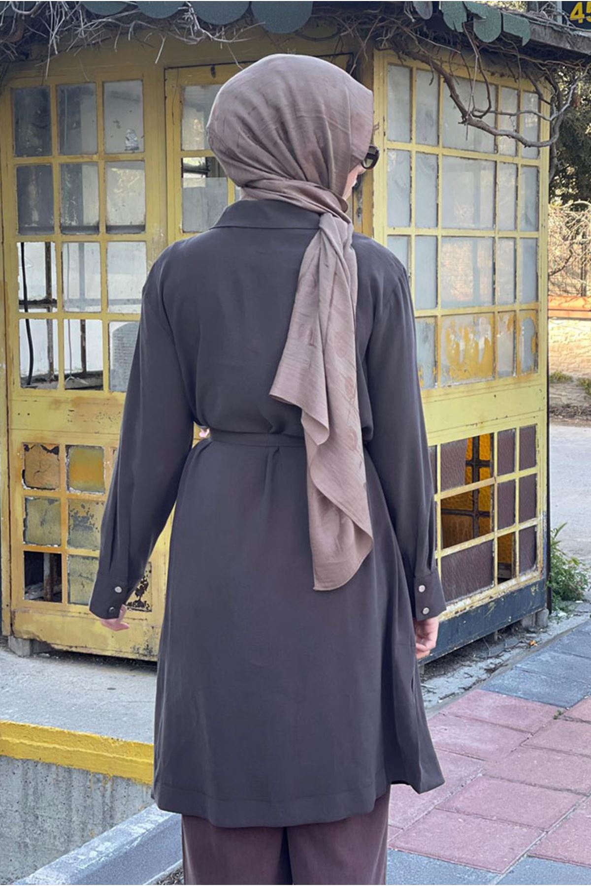 26Y6570 - KAHVE - BELİ SEYYAR KEMERLİ KAP TUNİK