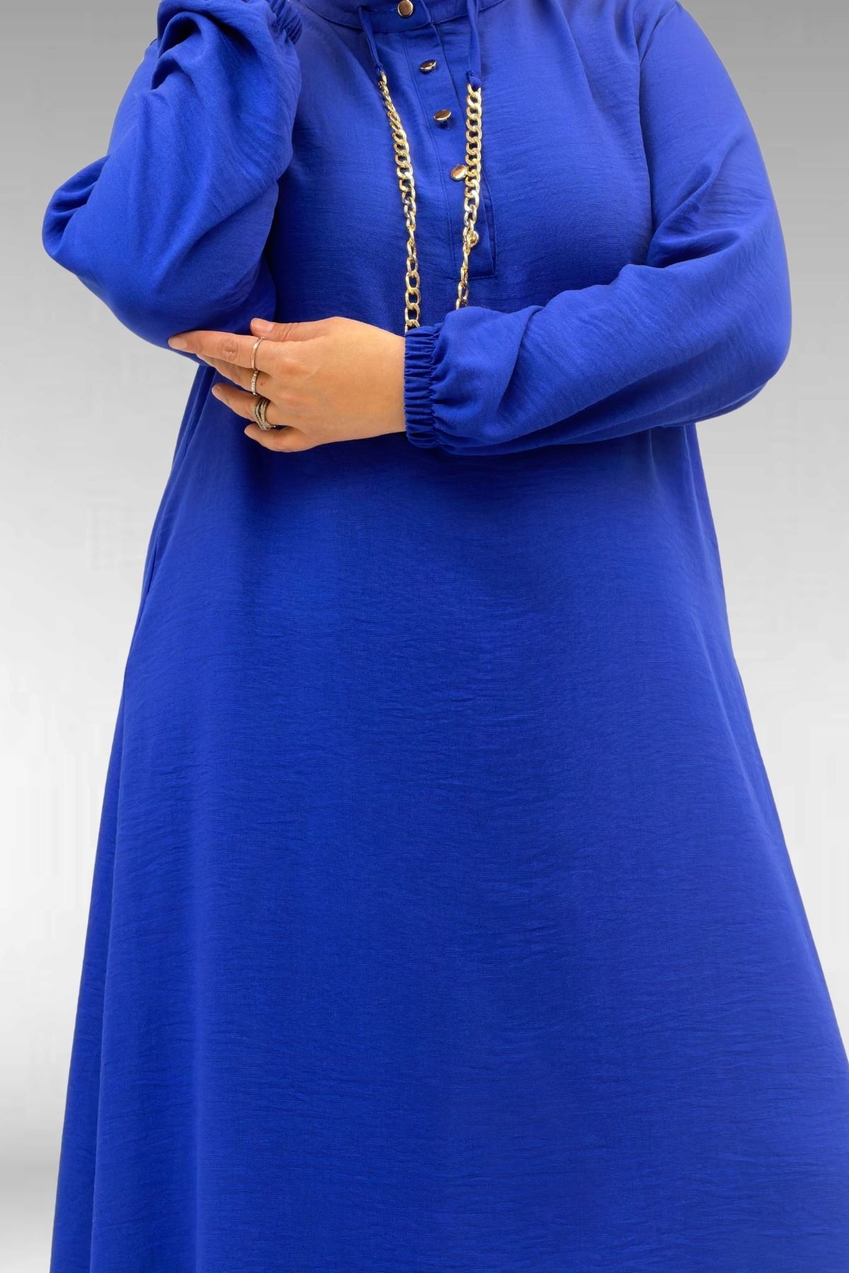 42010 Büyük Beden Keten Airobin Zincir Detaylı Elbise - Saks