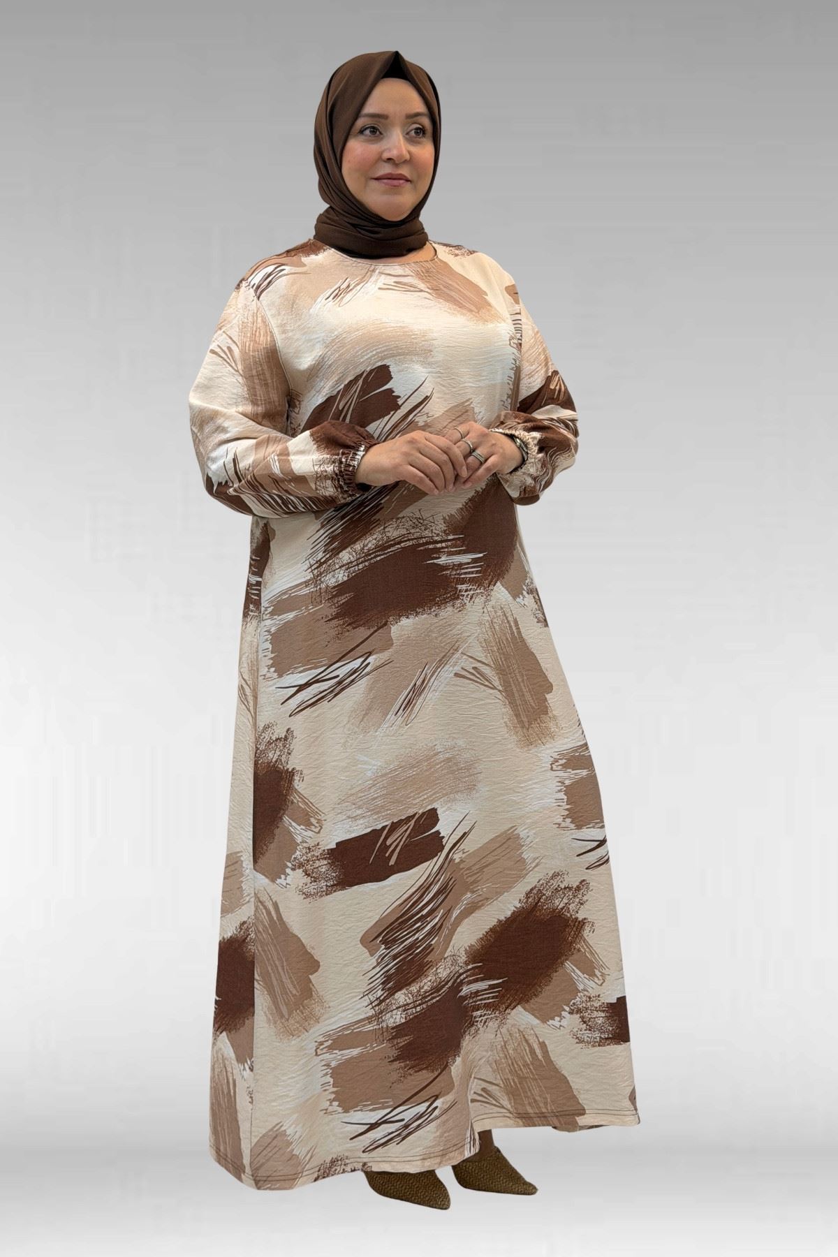 62007 Büyük Beden Kolu Lastikli Elbise - Desenli Çikolata Kahve