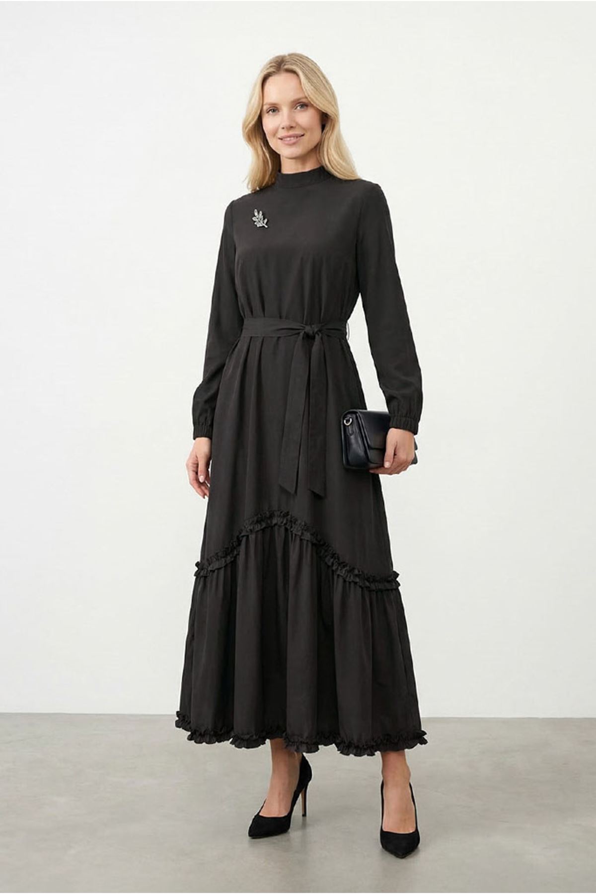 26Y7436 - SİYAH - BROŞLU FIRFIRLI ELBİSE