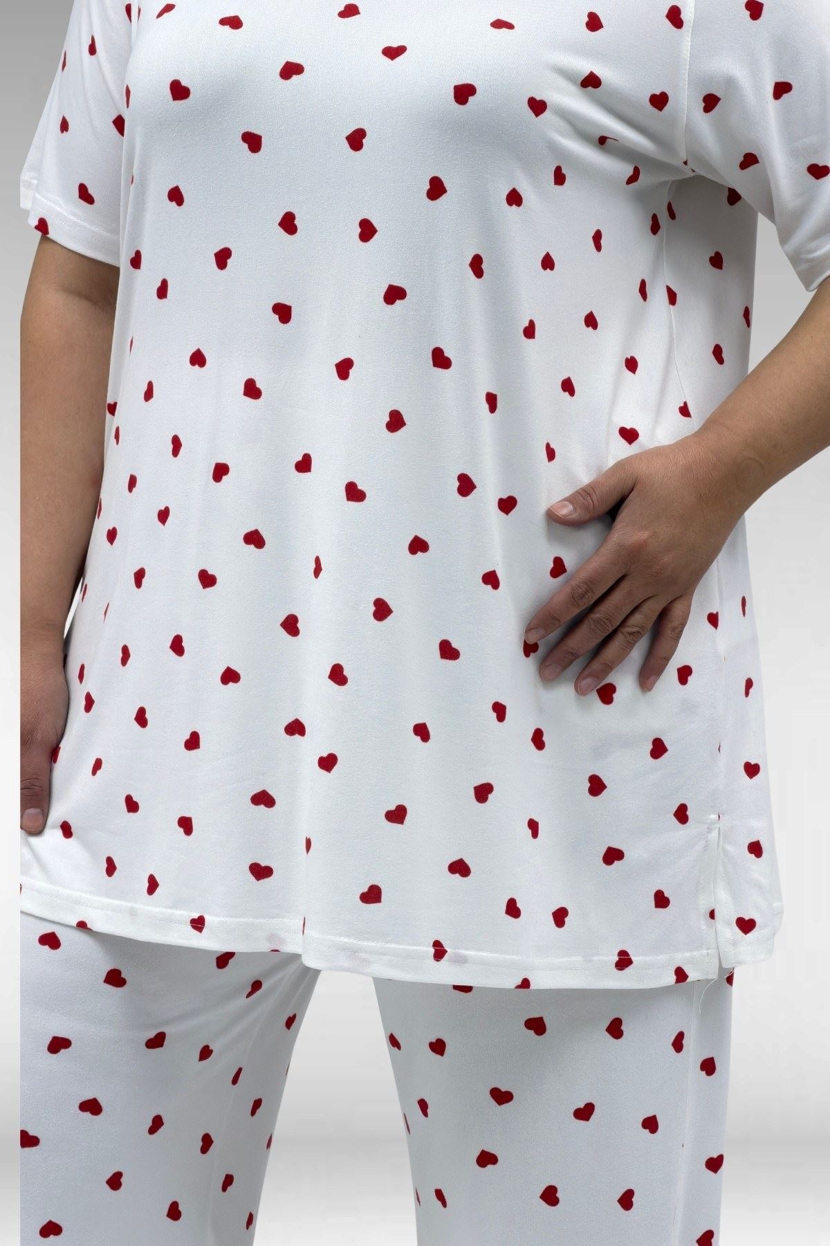 67801 Büyük Beden Kısakol Desenli  Pijama Takımı - Kırmızı Kalp Desenli