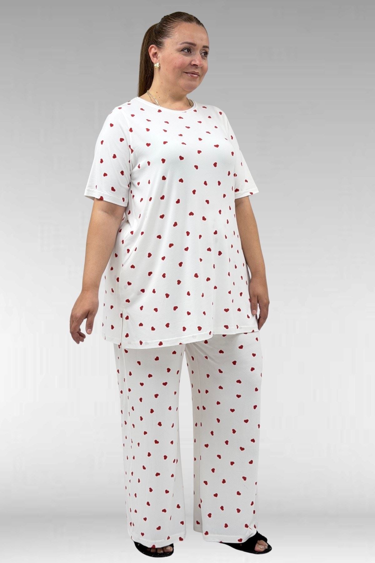 67801 Büyük Beden Kısakol Desenli  Pijama Takımı - Kırmızı Kalp Desenli