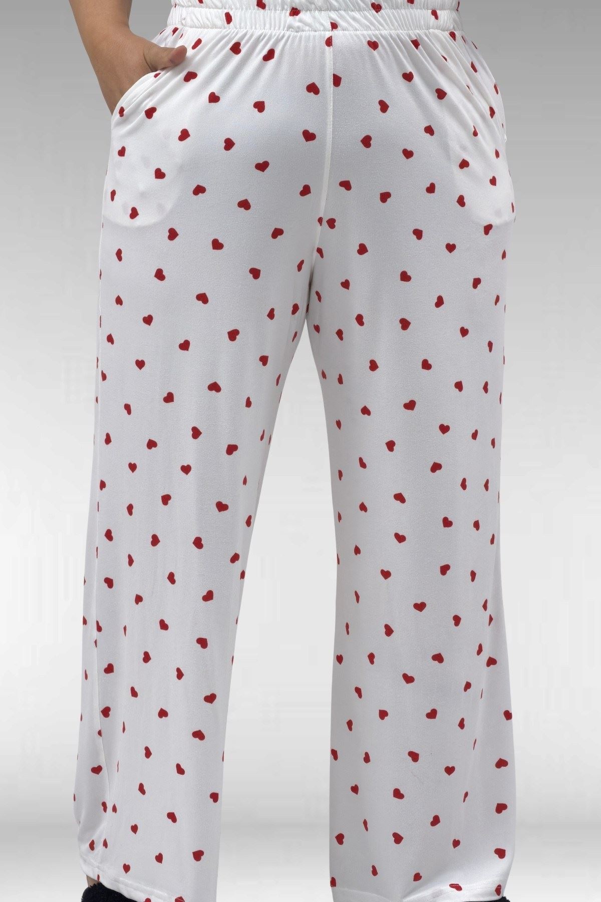 67801 Büyük Beden Kısakol Desenli  Pijama Takımı - Kırmızı Kalp Desenli