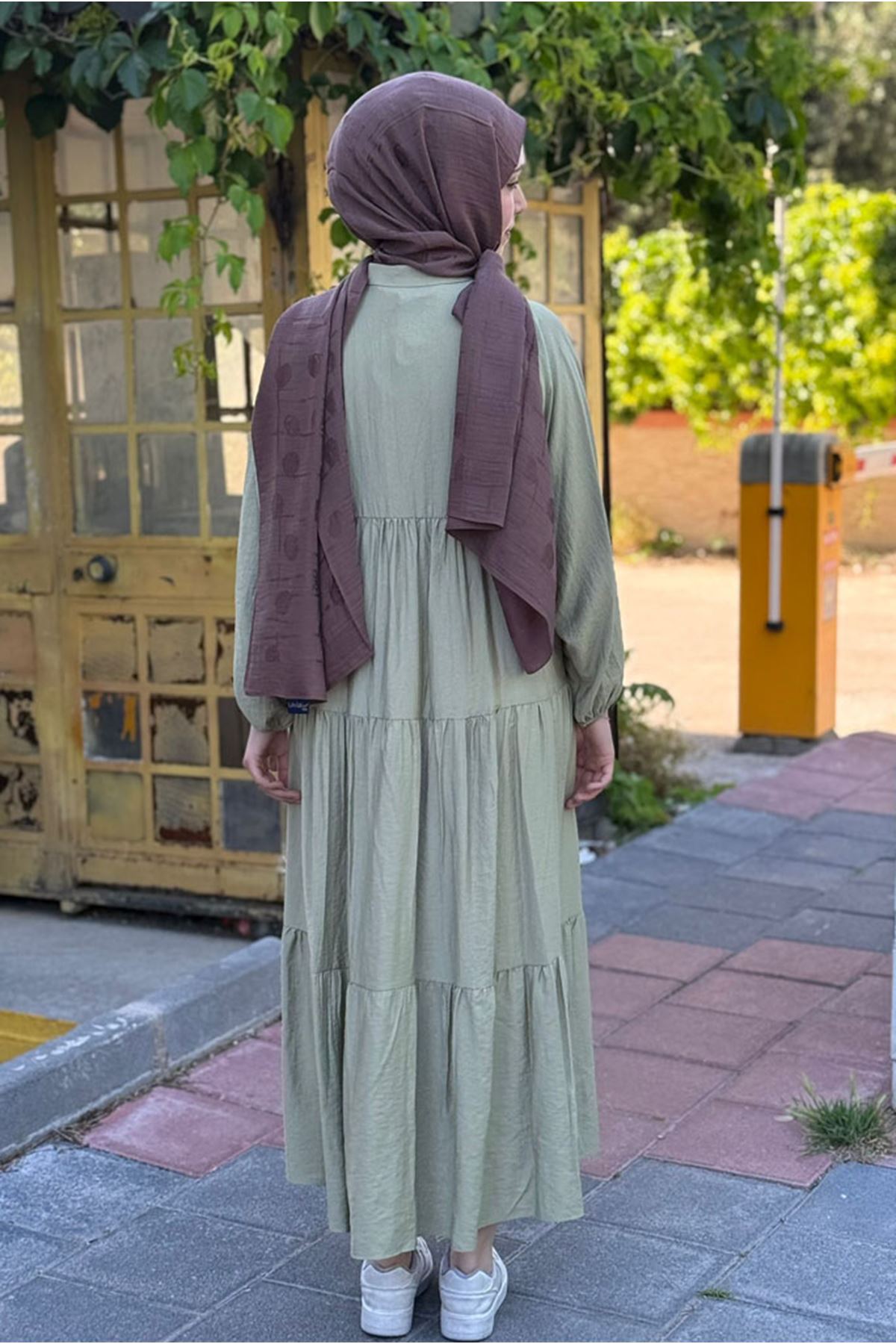 26Y7448 - ÇAĞLA YEŞİLİ - HAWAİ ELBİSE