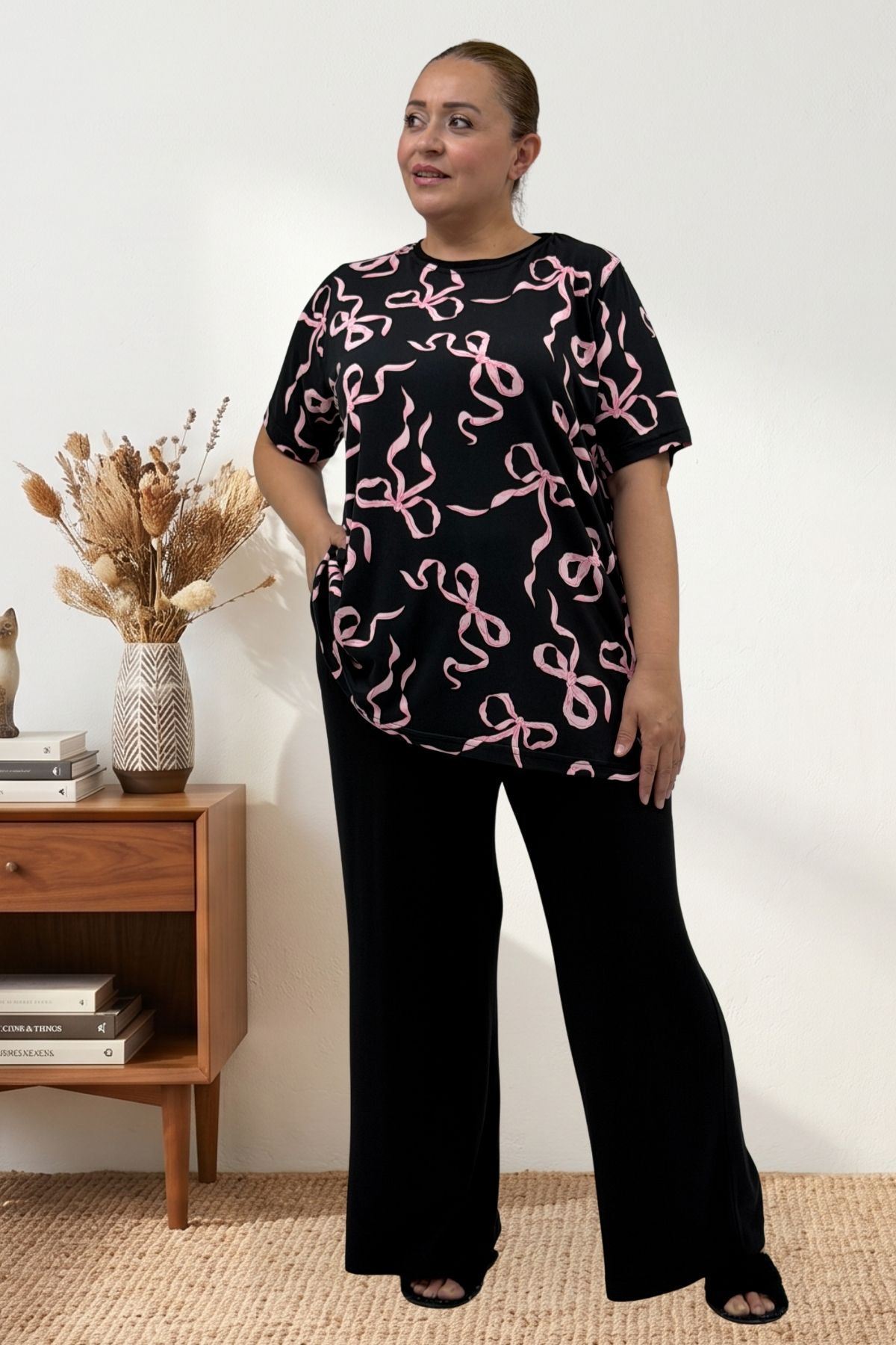 67809 Büyük Beden Üstü Desenli Kombinli Milan-Modal Pijama Takımı - Pembe Kurdele Desenli