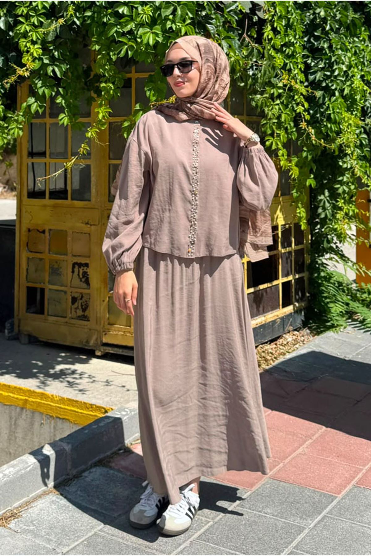 26Y7586 - BEJ - DENİZ KABUĞU ETEKLİ TAKIM