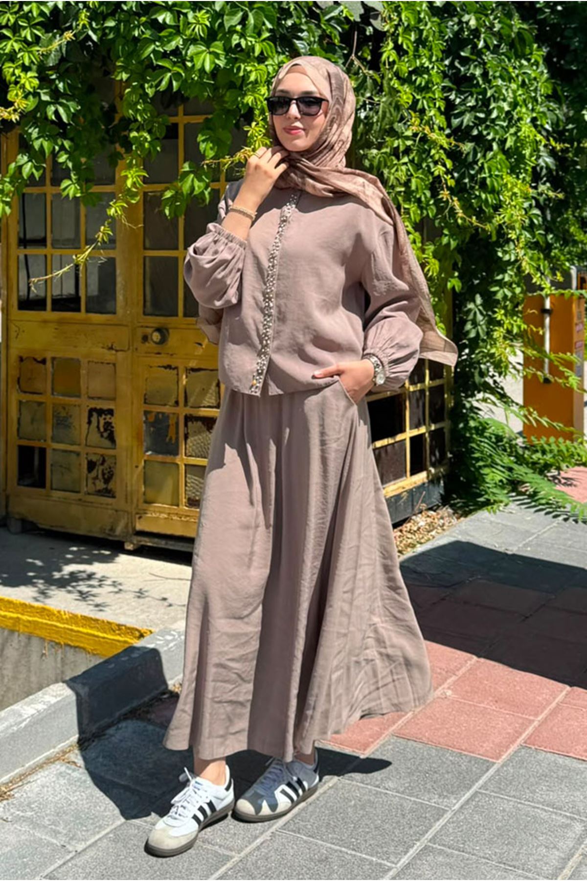 26Y7586 - BEJ - DENİZ KABUĞU ETEKLİ TAKIM