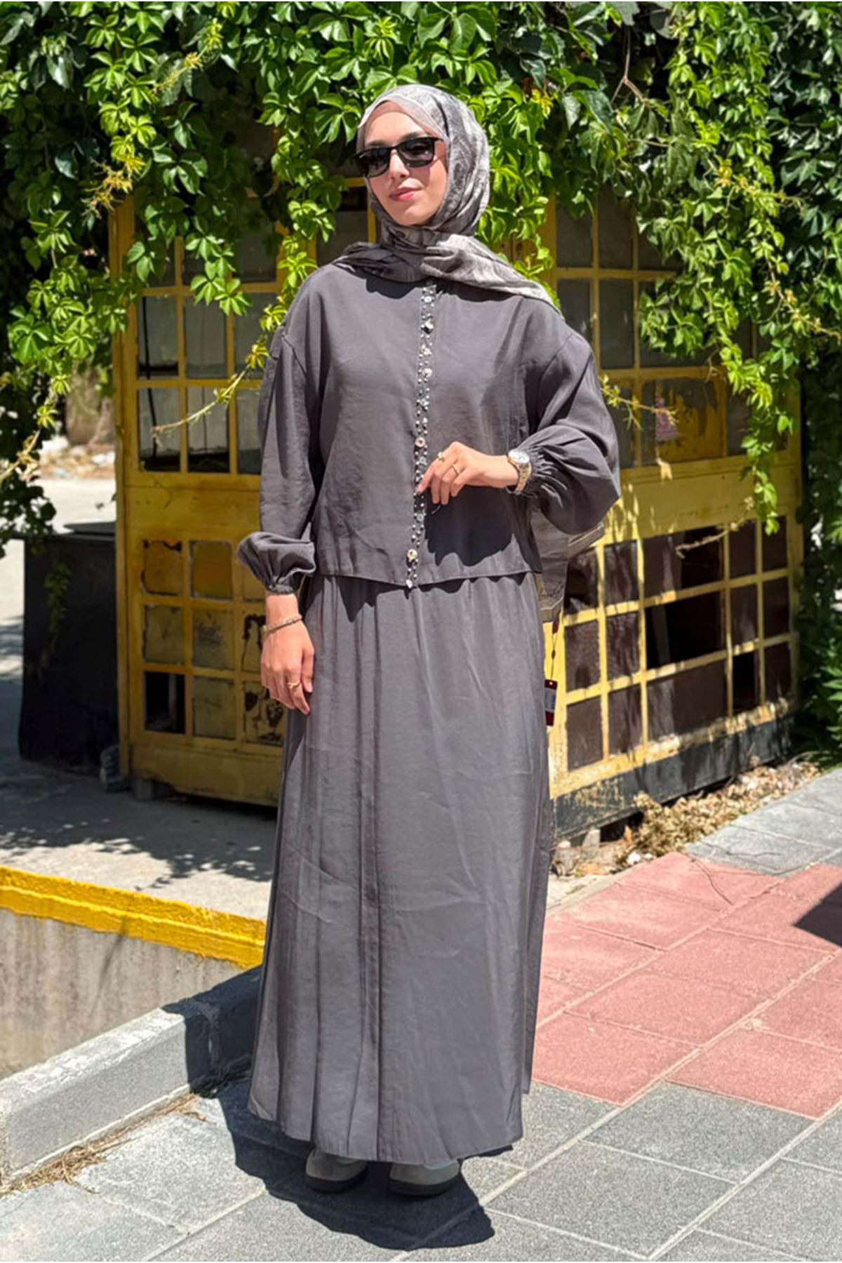 26Y7586 - ANTRASİT - DENİZ KABUĞU ETEKLİ TAKIM 