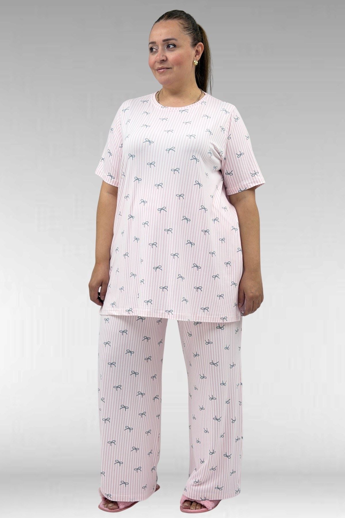 67801 Büyük Beden Kısakol Desenli  Pijama Takımı - Antrasit Kurdele Desenli