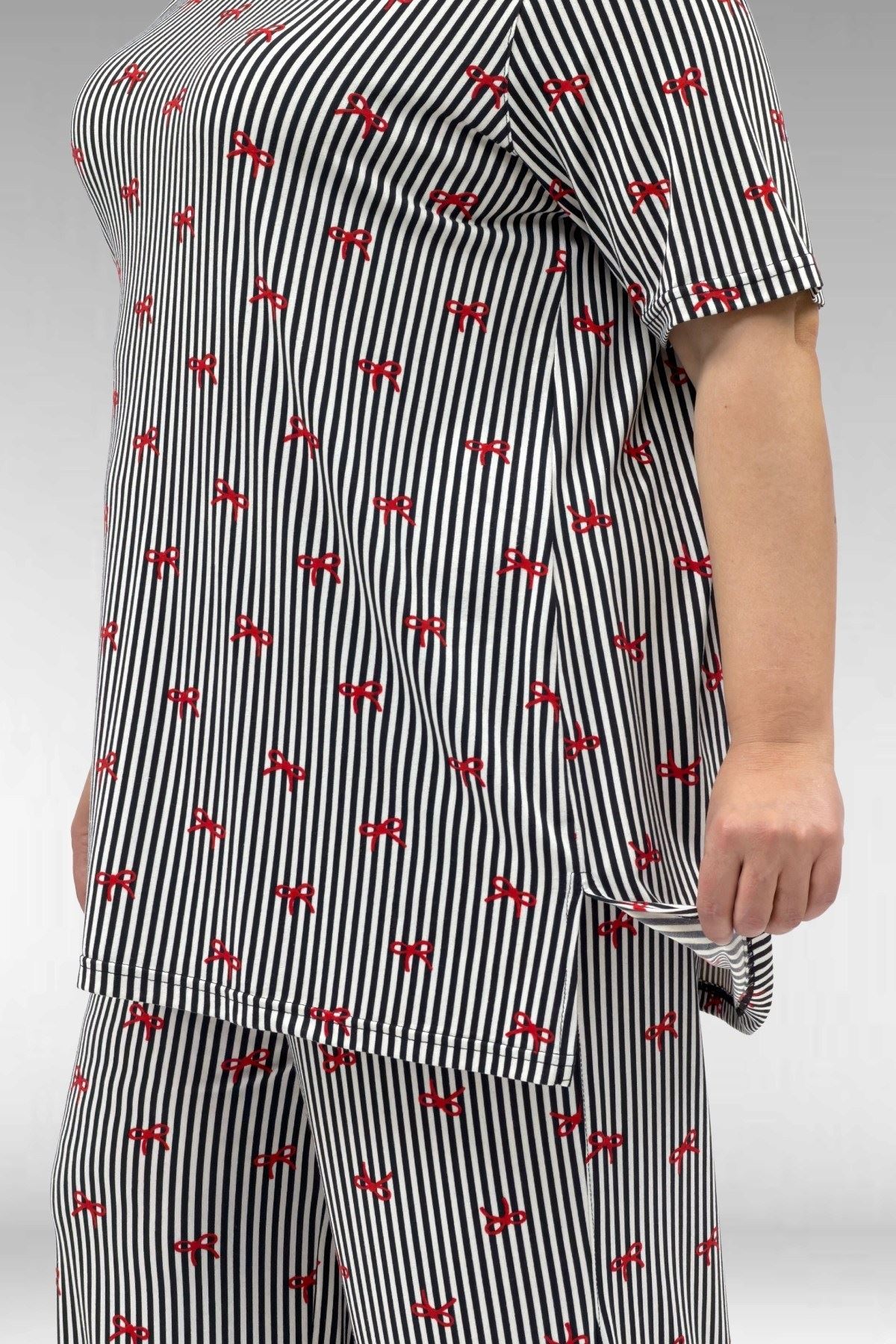 67801 Büyük Beden Kısakol Desenli  Pijama Takımı - Kırmızı Kurdele Desenli
