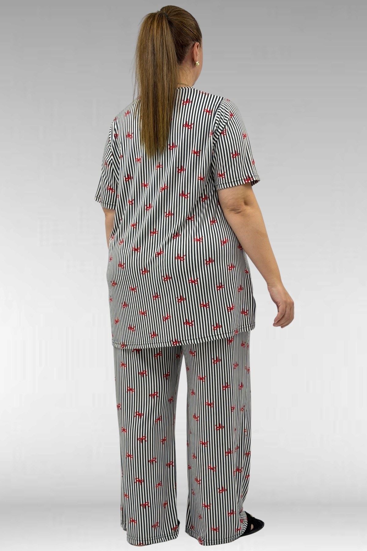 67801 Büyük Beden Kısakol Desenli  Pijama Takımı - Kırmızı Kurdele Desenli