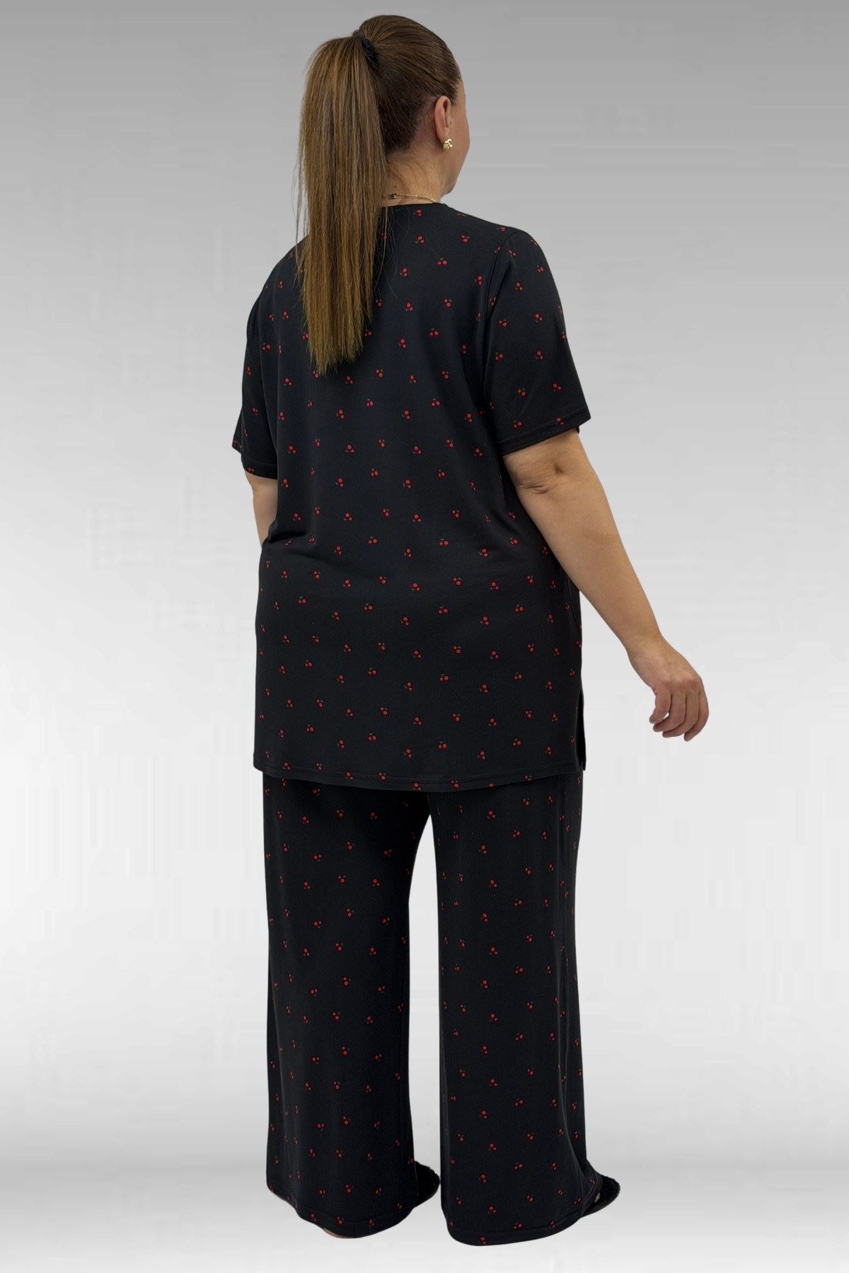 67801 Büyük Beden Kısakol Desenli  Pijama Takımı - Kiraz Desenli