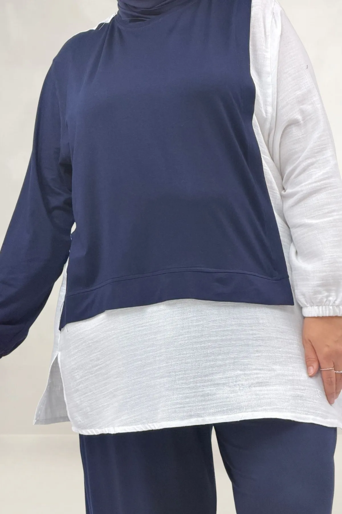 67025 Büyük Beden  Omuzu Şal Duruşlu Pantolonlu Takım - Ekru - Lacivert