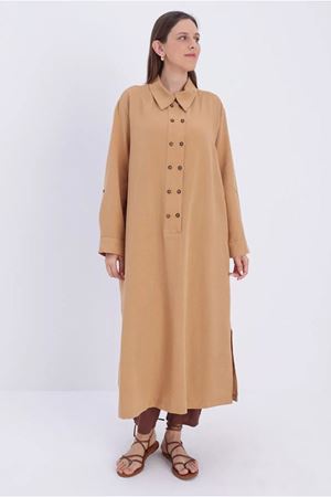 24Y4393 - CAMEL - BÜYÜK BEDEN ÇİFT DÜĞMELİ KETEN TAM BOY TUNİK