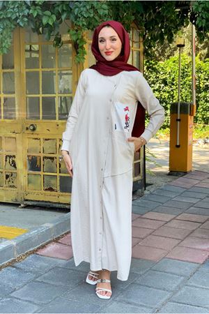 25Y3533 - BEJ - SATEN DETAY TAM BOY DÜĞMELİ  ELBİSE 