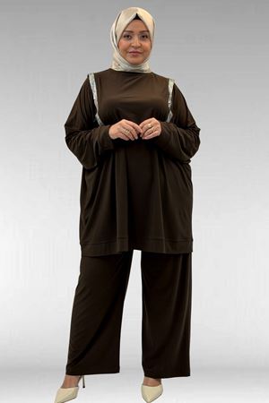 67022 Büyük Beden Omzu Taş Detaylı Sandy Pantolonlu Takım - Kahve
