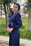 24Y9290 - LACİVERT - BELİ BROŞLU SATEN ABİYE ELBİSE