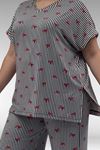 67802 Büyük Beden Yanı Yırtmaçlı Milan Pijama Takımı - Kırmızı Kurdele Desenli